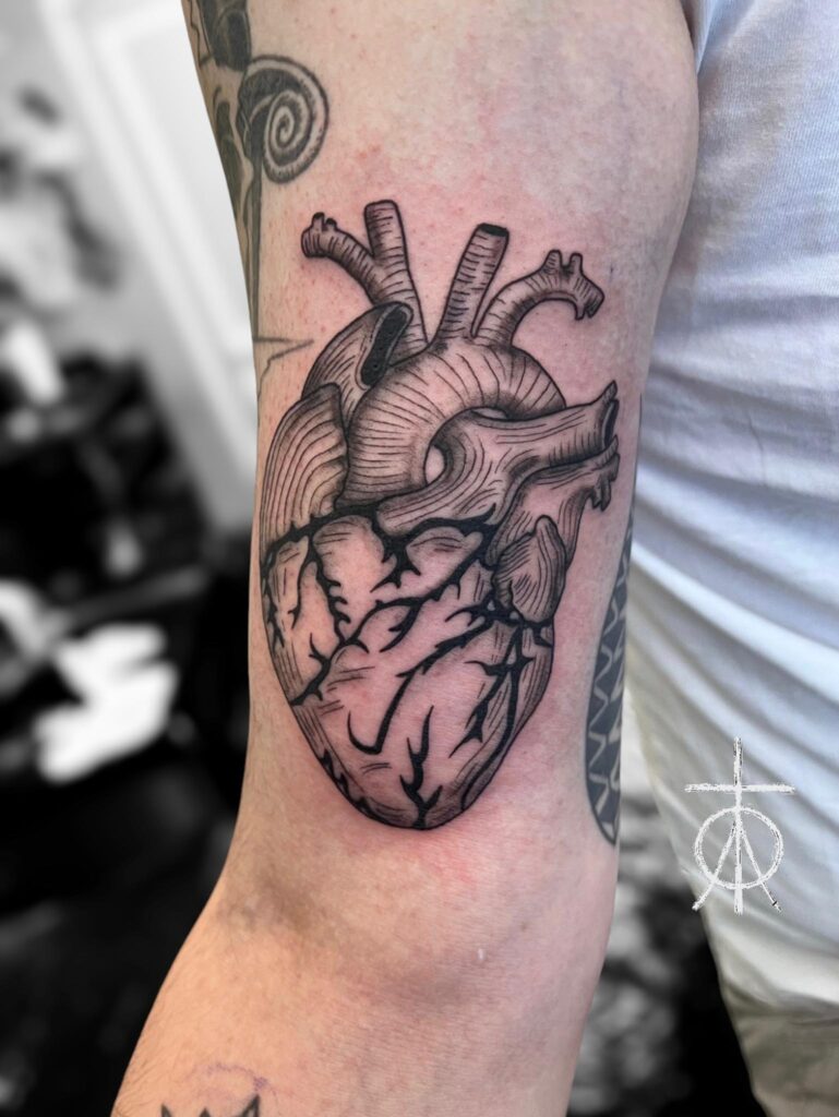 Heart Tattoo, Blackwork Tattoo Fine Line Tattoo