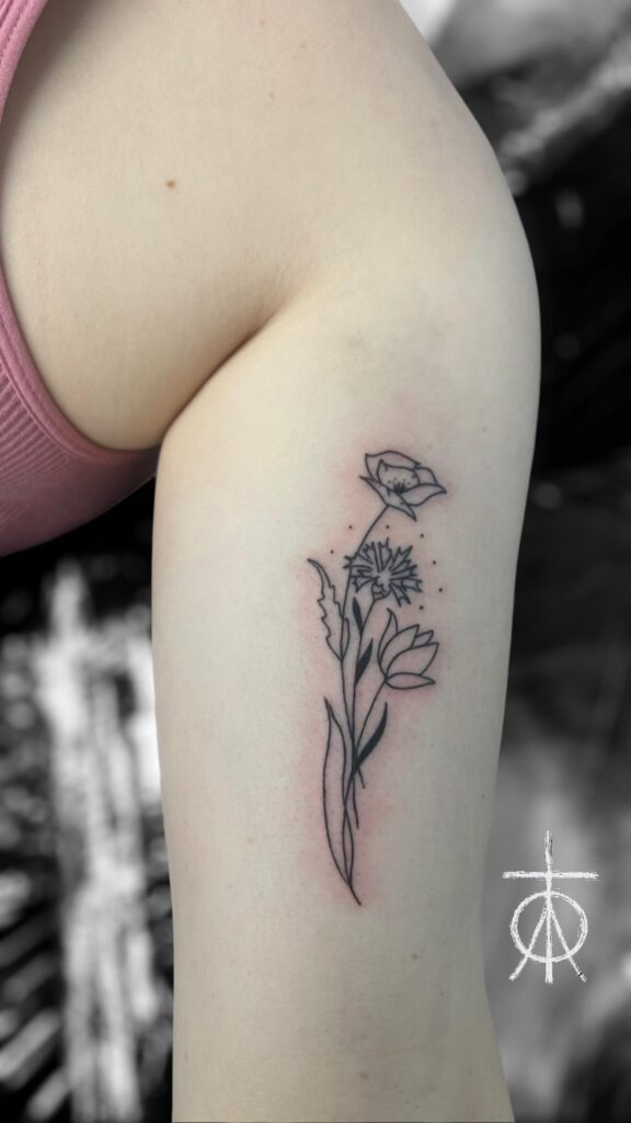 Floral Tattoo, Fine Line Tattoo, Feminine Tattoo by Claudia Fedorovici in Amsterdam