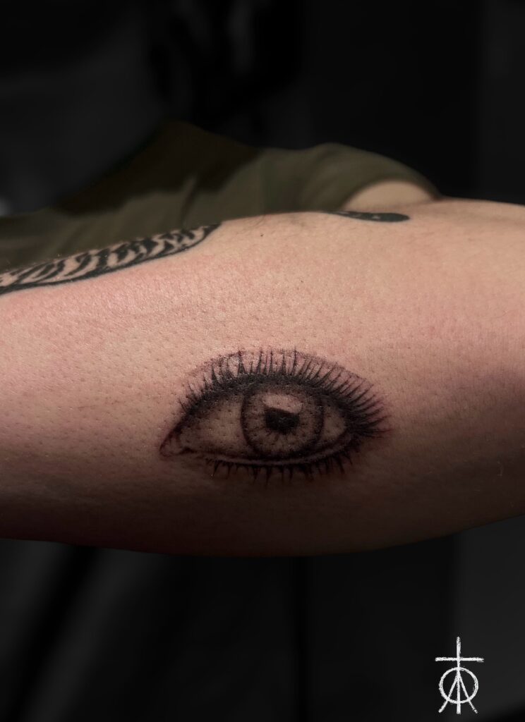 Small Realistic Eye Tattoo, Fine Tattoo