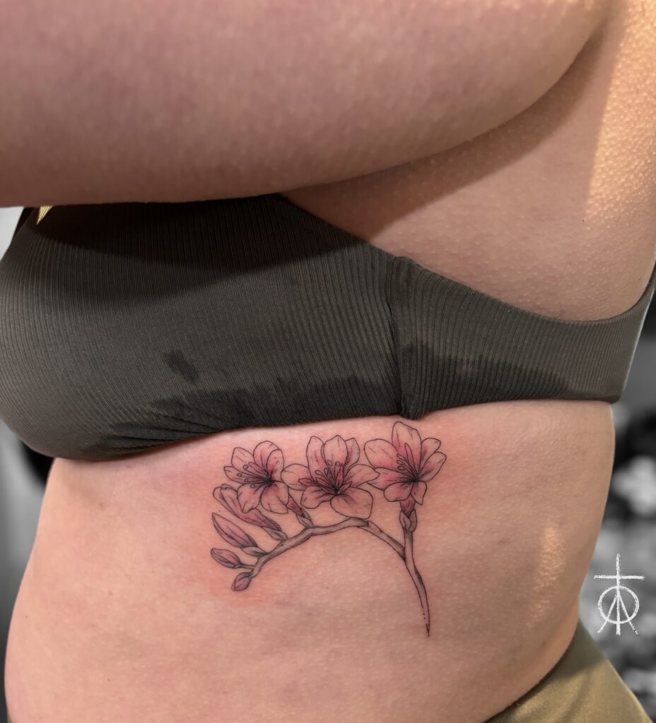 Fine Floral Tattoo, The Best Feminine Tattoo, Ribs Tattoo, The Best Tattoo Artist Claudia Fedorovici Amsterdam