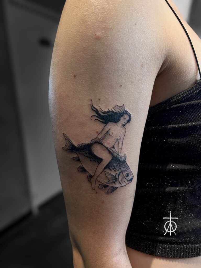 The Best Blackwork Tattoo, Feminine Tattoo by the Best Tattoo Artist In Amsterdam, Claudia Fedorovici